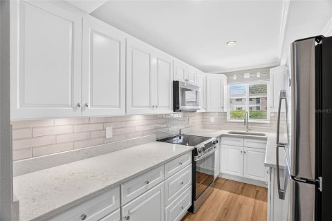 Condominio en venta en Saint Petersburg, Florida, 2 dormitorios, 94.3 m2 № 2229623 - foto 11