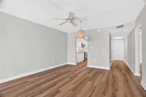 Condominio en venta en Saint Petersburg, Florida, 2 dormitorios, 94.3 m2 № 2229623 - foto 18