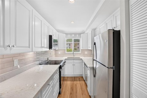 Condominio en venta en Saint Petersburg, Florida, 2 dormitorios, 94.3 m2 № 2229623 - foto 4