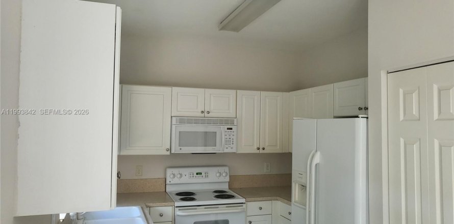 Таунхаус в Хомстед, Флорида 3 спальни, 127.09м2 № 2055649