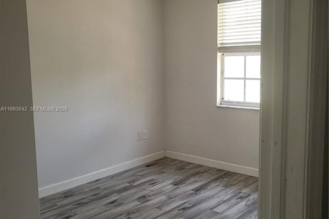 Снять в аренду таунхаус в Хомстед, Флорида 3 спальни, 127.09м2, № 2055649 - фото 11