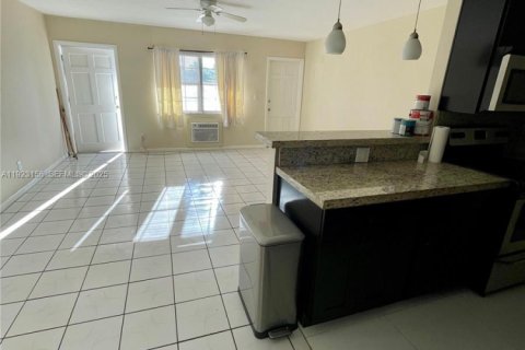 Condo in Fort Lauderdale, Florida, 1 bedroom  № 1976831 - photo 6