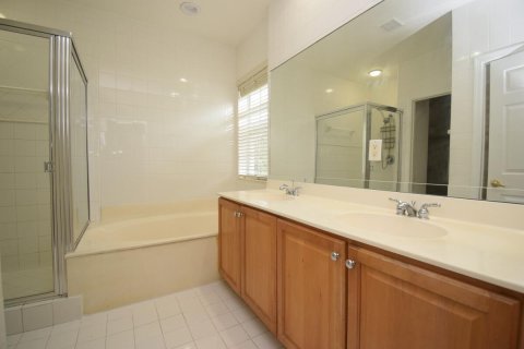 House in Coral Springs, Florida 4 bedrooms, 233.37 sq.m. № 2249757 - photo 22