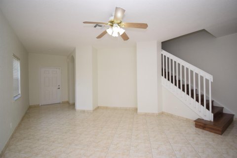 House in Coral Springs, Florida 4 bedrooms, 233.37 sq.m. № 2249757 - photo 14
