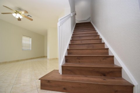 House in Coral Springs, Florida 4 bedrooms, 233.37 sq.m. № 2249757 - photo 19