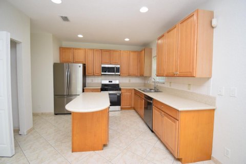 House in Coral Springs, Florida 4 bedrooms, 233.37 sq.m. № 2249757 - photo 9