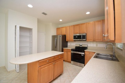 House in Coral Springs, Florida 4 bedrooms, 233.37 sq.m. № 2249757 - photo 13