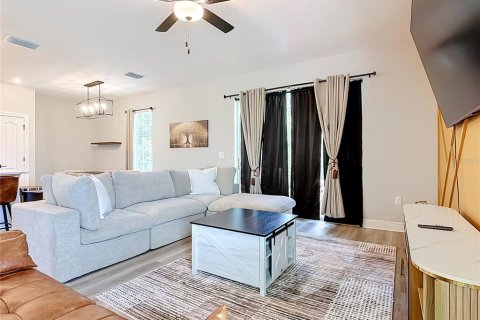Villa ou maison à louer à Kissimmee, Floride: 4 chambres, 200.48 m2 № 2383828 - photo 10