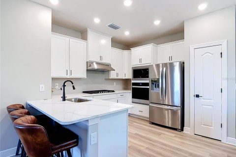Villa ou maison à louer à Kissimmee, Floride: 4 chambres, 200.48 m2 № 2383828 - photo 17