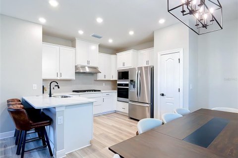 Villa ou maison à louer à Kissimmee, Floride: 4 chambres, 200.48 m2 № 2383828 - photo 16