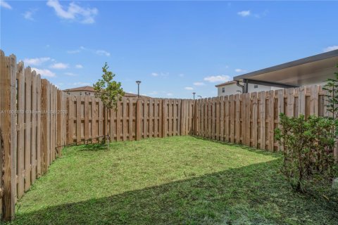 Townhouse in Miami, Florida 3 bedrooms, 123.37 sq.m. № 1959342 - photo 25