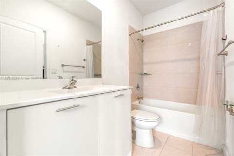 Townhouse in Miami, Florida 3 bedrooms, 123.37 sq.m. № 1959342 - photo 21