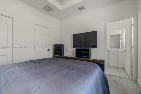 Townhouse in Miami, Florida 3 bedrooms, 123.37 sq.m. № 1959342 - photo 15