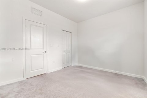 Townhouse in Miami, Florida 3 bedrooms, 123.37 sq.m. № 1959342 - photo 20