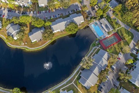 Condo in Tarpon Springs, Florida, 2 bedrooms № 2147586 - photo 17