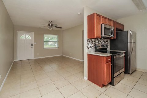 Casa en alquiler en Altamonte Springs, Florida, 3 dormitorios, 78.04 m2 № 1873304 - foto 5