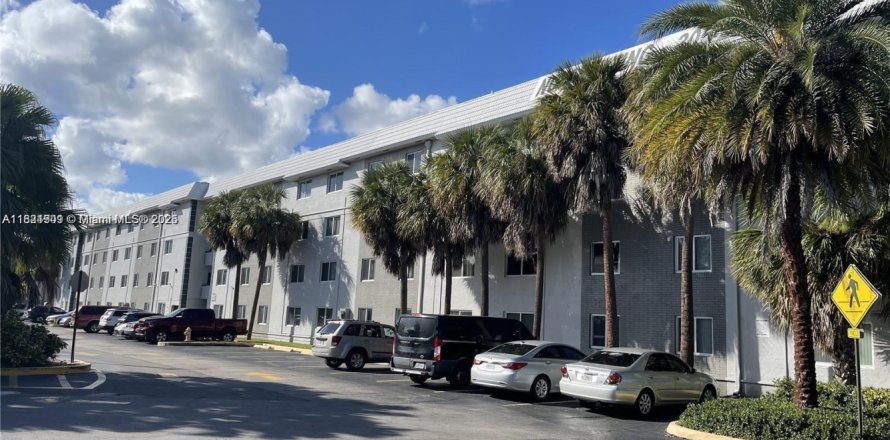 Villa ou maison à Cutler Bay, Floride 1 chambre, 40372.4 m2 № 1788780