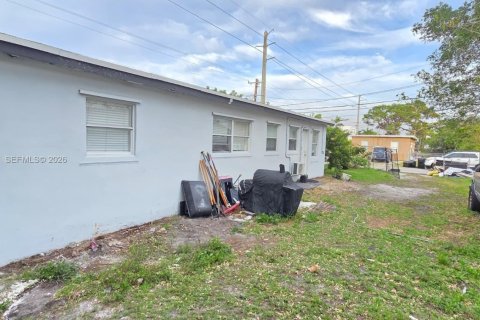 Casa en venta en Fort Lauderdale, Florida, 2 dormitorios, 58.53 m2 № 2007005 - foto 6
