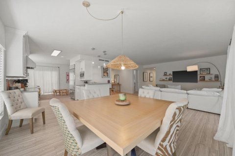 Condo in Wellington, Florida, 3 bedrooms  № 2169898 - photo 5