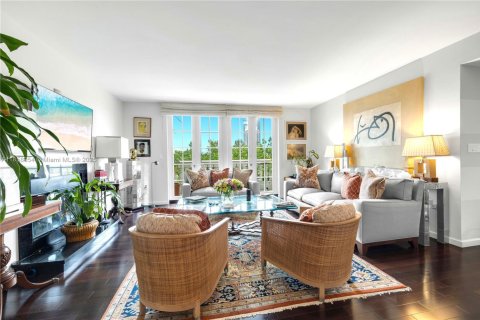 Купить кондоминиум в Майами-Бич, Флорида 3 спальни, 199.46м2, № 1958345 - фото 1
