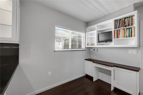 Купить кондоминиум в Майами-Бич, Флорида 3 спальни, 199.46м2, № 1958345 - фото 14