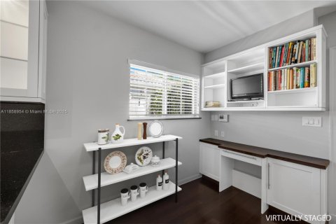 Купить кондоминиум в Майами-Бич, Флорида 3 спальни, 199.46м2, № 1958345 - фото 16