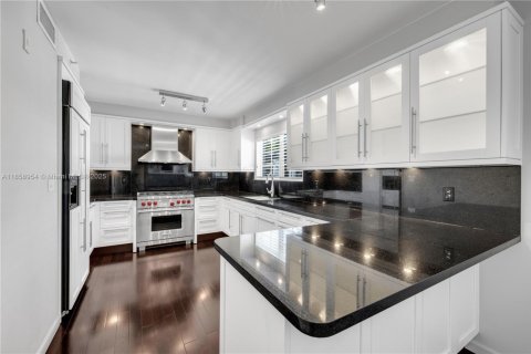 Купить кондоминиум в Майами-Бич, Флорида 3 спальни, 199.46м2, № 1958345 - фото 2