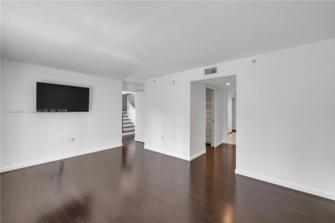 Купить кондоминиум в Майами-Бич, Флорида 3 спальни, 199.46м2, № 1958345 - фото 22