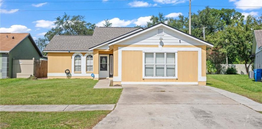 House in Valrico, Florida 3 bedrooms, 179.77 sq.m. № 1898426