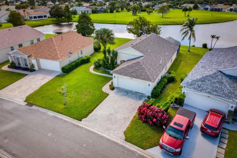 House in Port St. Lucie, Florida 3 bedrooms, 156.91 sq.m. № 2433026 - photo 30