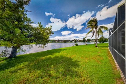 House in Port St. Lucie, Florida 3 bedrooms, 156.91 sq.m. № 2433026 - photo 25
