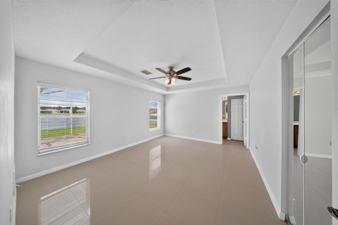 House in Port St. Lucie, Florida 3 bedrooms, 156.91 sq.m. № 2433026 - photo 18
