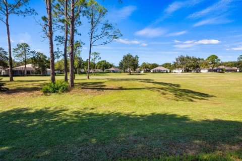House in Clermont, Florida 3 bedrooms, 136.19 sq.m. № 2430987 - photo 3