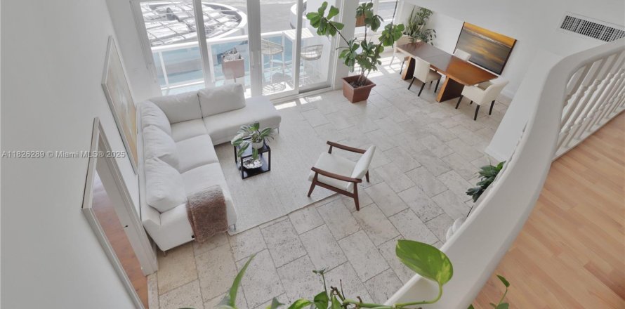 Condo in Miami Beach, Florida, 2 bedrooms  № 1798894