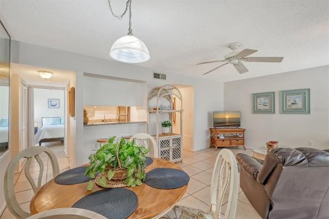 Condo in Sarasota, Florida, 2 bedrooms  № 2342452 - photo 12