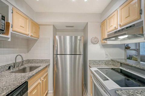 Condo in Sarasota, Florida, 2 bedrooms  № 2342452 - photo 19