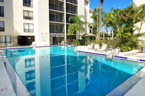 Condo in Sarasota, Florida, 2 bedrooms  № 2342452 - photo 11