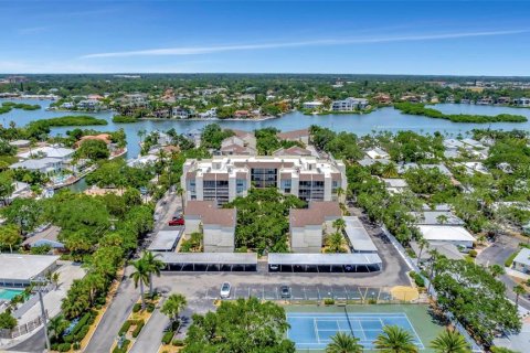 Condo in Sarasota, Florida, 2 bedrooms  № 2342452 - photo 2