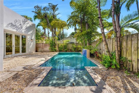 Casa en venta en Miami, Florida, 3 dormitorios, 157.56 m2 № 1727102 - foto 5