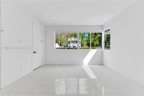 Casa en venta en Miami, Florida, 3 dormitorios, 157.56 m2 № 1727102 - foto 16