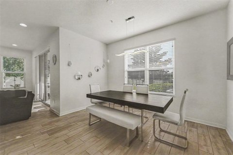 Adosado en venta en Winter Garden, Florida, 3 dormitorios, 186.83 m2 № 2156666 - foto 11