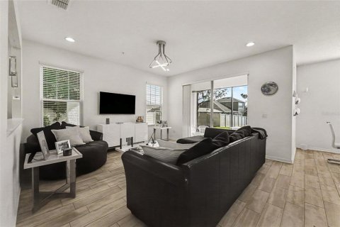 Adosado en venta en Winter Garden, Florida, 3 dormitorios, 186.83 m2 № 2156666 - foto 8