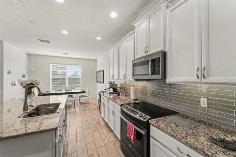 Adosado en venta en Winter Garden, Florida, 3 dormitorios, 186.83 m2 № 2156666 - foto 16