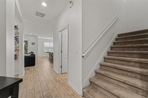 Adosado en venta en Winter Garden, Florida, 3 dormitorios, 186.83 m2 № 2156666 - foto 5
