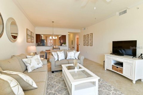 Condo in Bradenton, Florida, 2 bedrooms in LAKEWOOD NATIONAL  № 2217977 - photo 4