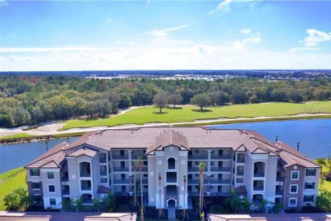 Condo in Bradenton, Florida, 2 bedrooms in LAKEWOOD NATIONAL  № 2217977