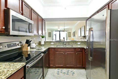 Condo in Bradenton, Florida, 2 bedrooms in LAKEWOOD NATIONAL  № 2217977 - photo 7