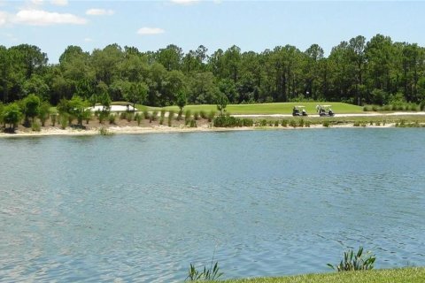 Condo in Bradenton, Florida, 2 bedrooms in LAKEWOOD NATIONAL  № 2217977 - photo 2