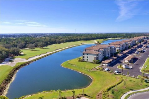 Condo in Bradenton, Florida, 2 bedrooms in LAKEWOOD NATIONAL  № 2217977 - photo 11