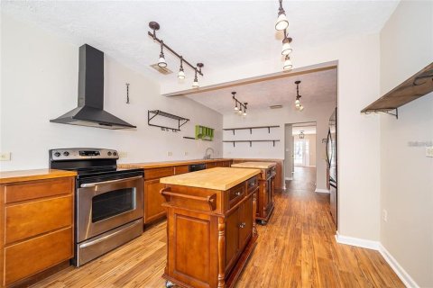 Casa en alquiler en Orlando, Florida, 4 dormitorios, 211.82 m2 № 1913070 - foto 2